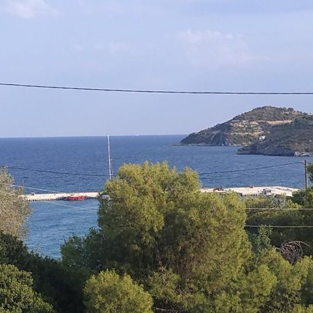 Meltemi Apartments Agia Marina  Exterior foto