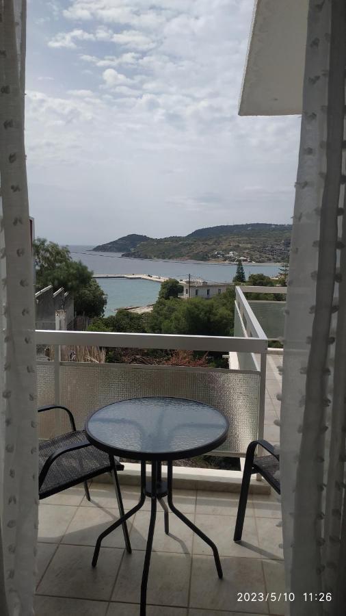 Meltemi Apartments Agia Marina  Exterior foto