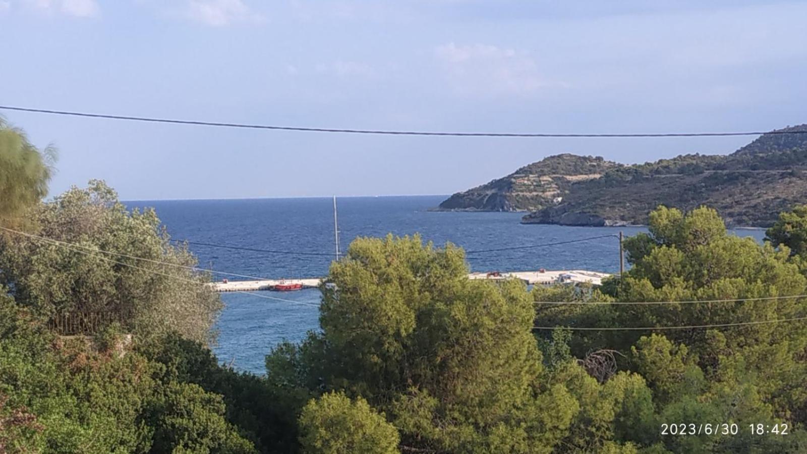 Meltemi Apartments Agia Marina  Exterior foto
